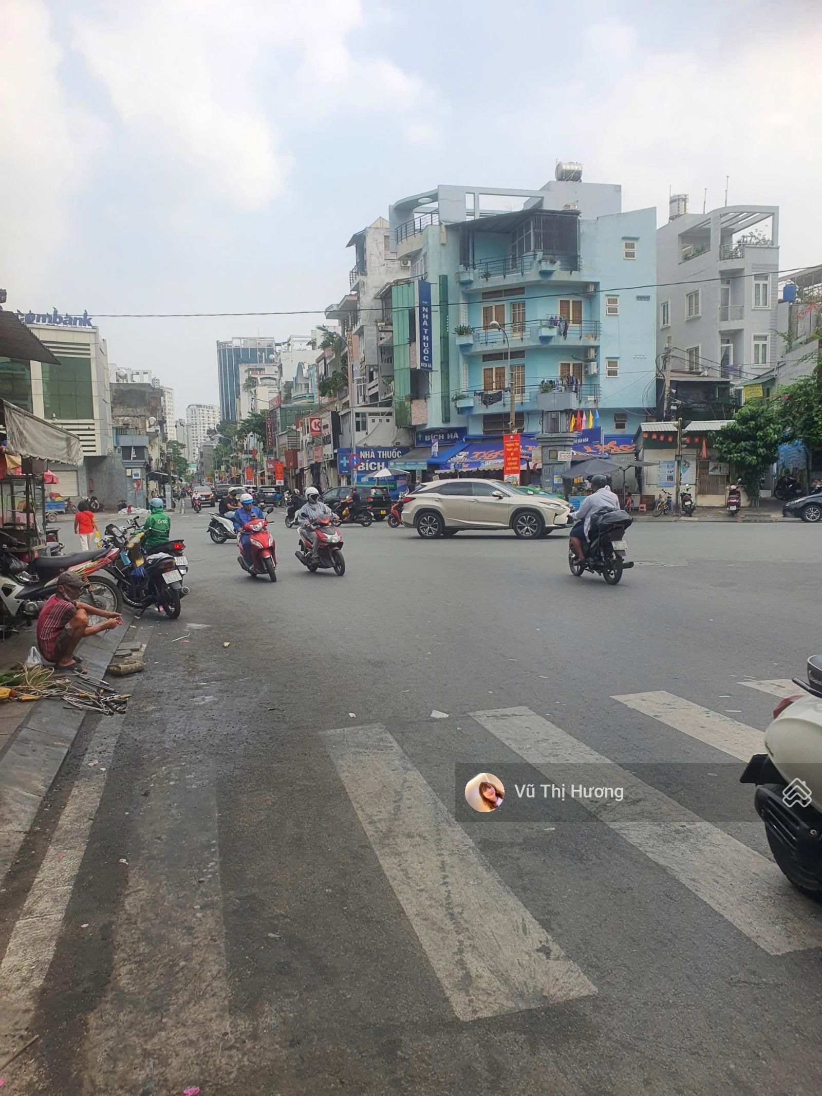 Quận 1 - trần đình xu xe hơi đỗ cổng 2 tầng 57m2 - 7 tỷ xíu