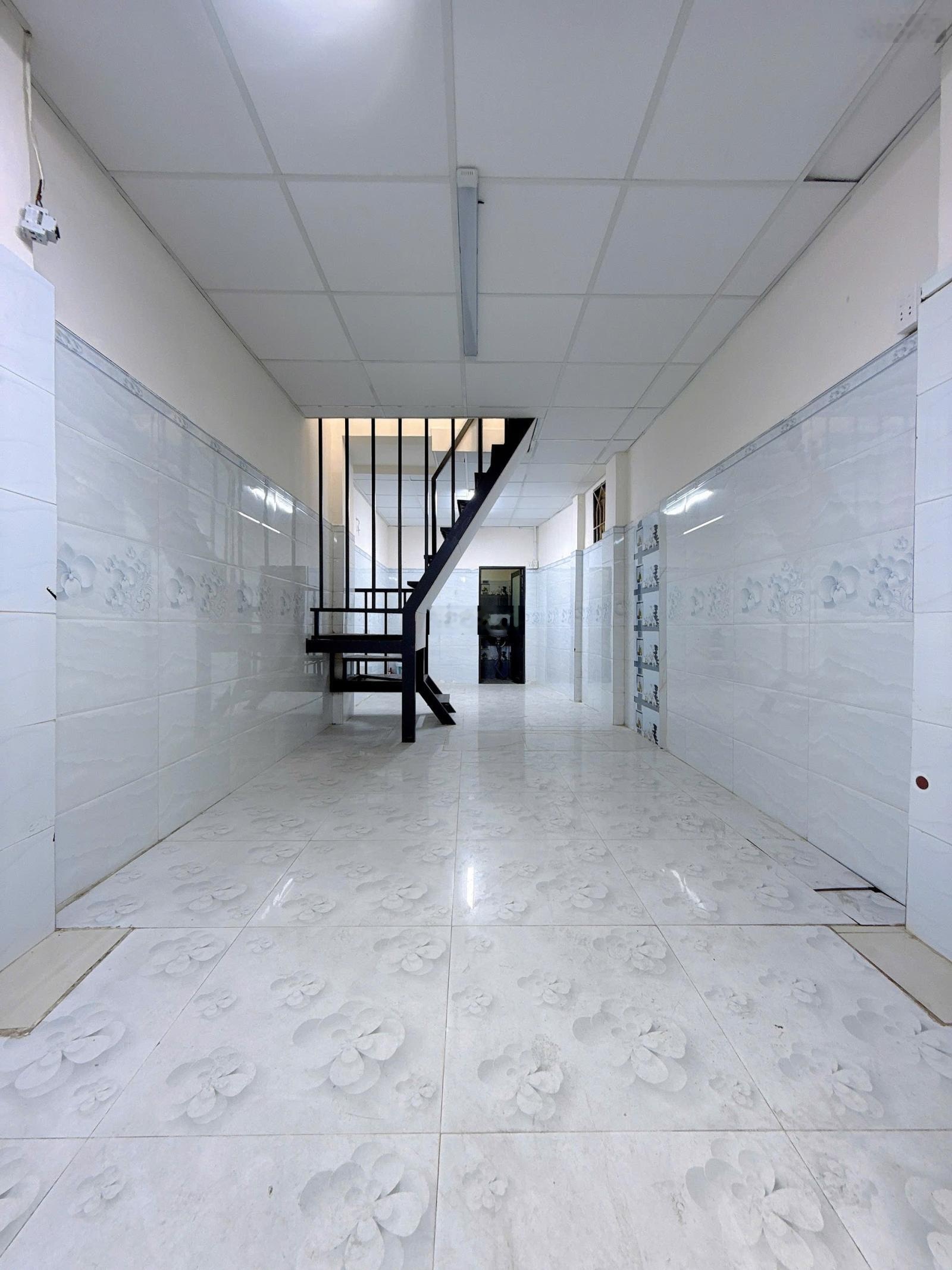 Chỉ 2,88 tỷ - có nhà 56m2 sàn, 3 phòng ngủ trung tâm quận 6 - sát vách him lam chợ lớn