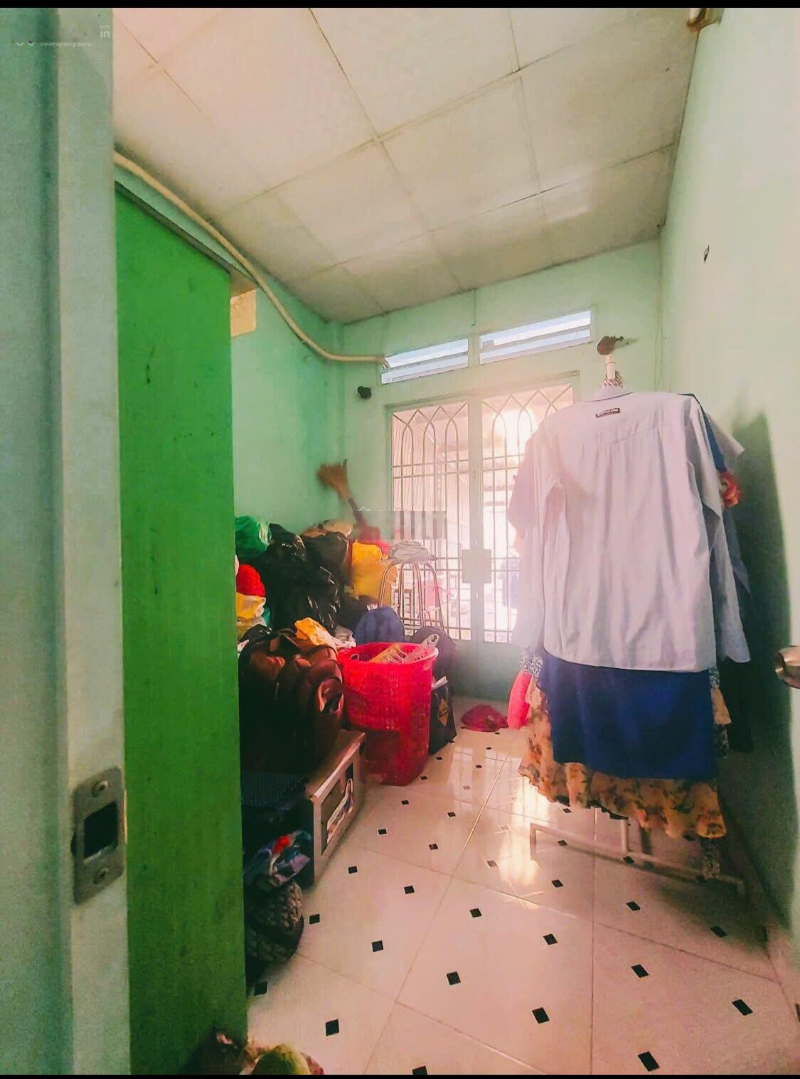 Bán nhà phường đông hưng thuận quận 12 - nhỉnh 2 tỷ đang cho thuê 7triệu/tháng.