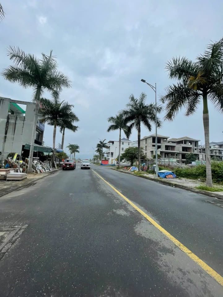 Bán đất đẹp Trung Lập 9, trục đường đẹp nhất khu đô thị Lakeside Hải Vân