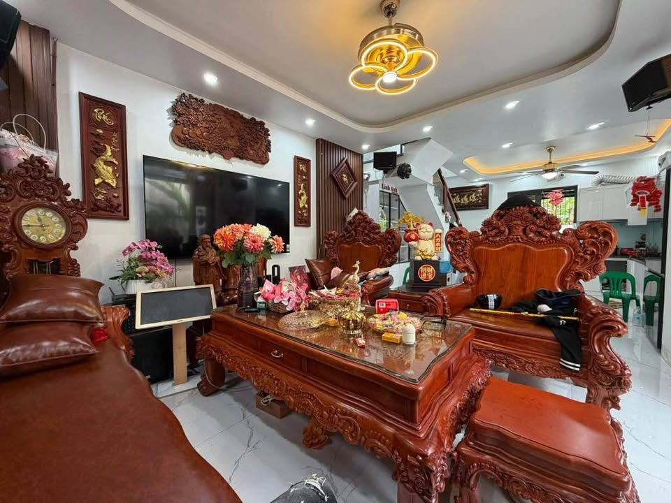 Bán nhà 3.5 tầng đẹp ở ngay khu vực đường Nguyễn Văn Trỗi, tiện ích đầy đủ, giá 3.65 tỷ