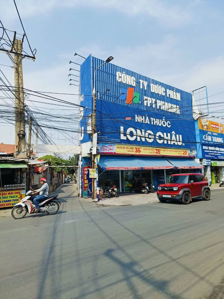 Bán mảnh đất sẵn nhà cấp 4 gần ngã tư chợ Phú Thọ, Biên Hòa, diện tích 140m2 full thổ cư, giá 3.68 tỷ