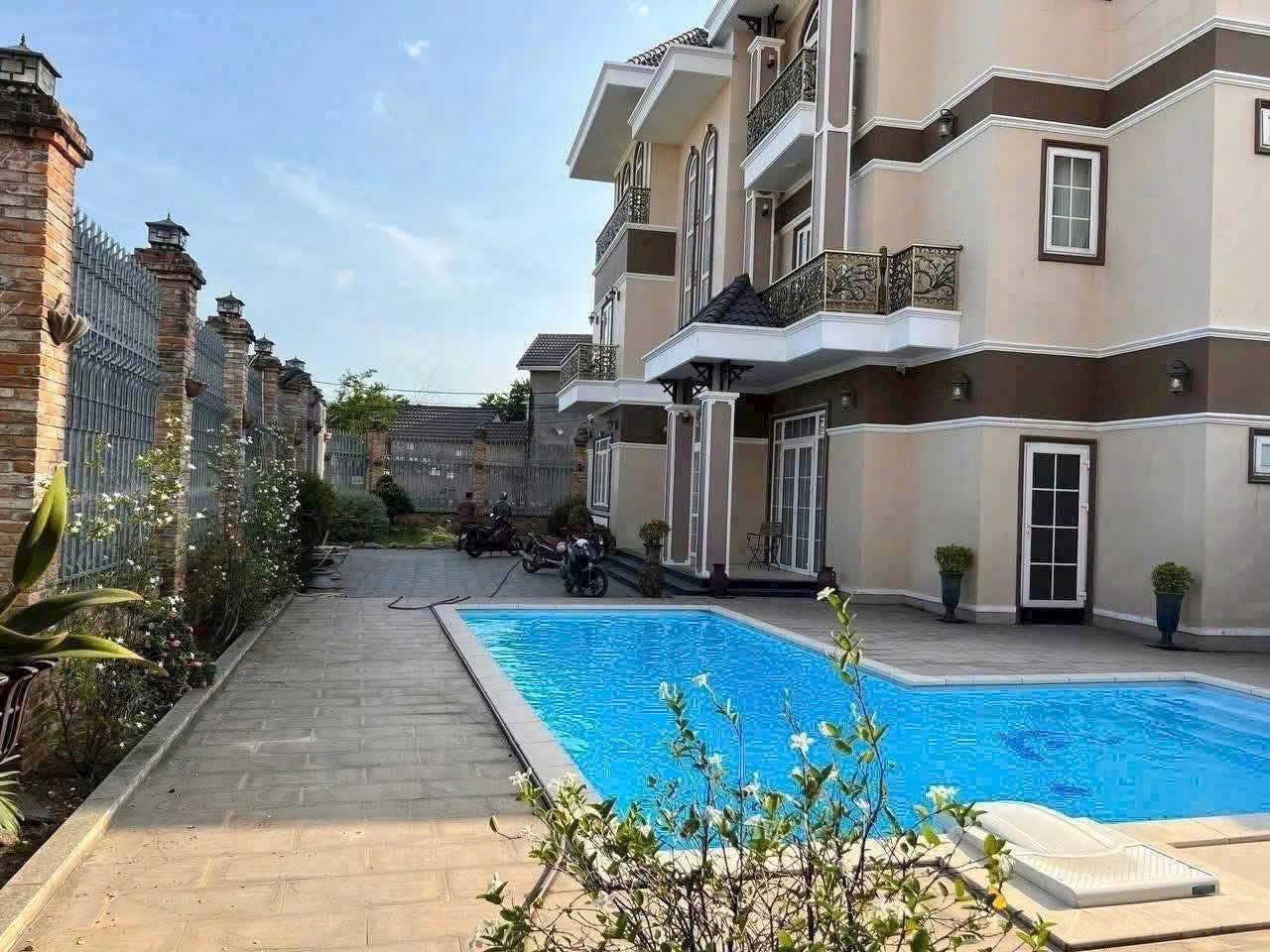 Biệt thự sân vườn Quận 9 giảm sốc 4 tỷ, chỉ còn 22 tỷ