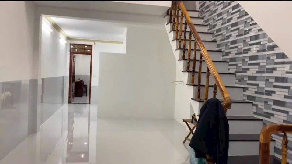 Cho thuê nhà nguyên căn mặt tiền Đinh Bộ Lĩnh, Quy Nhơn, giá 6 triệu/tháng