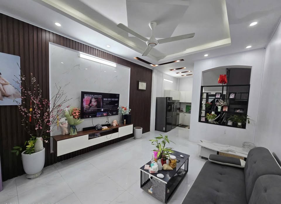 Bán nhà 3 tầng, 45m2, giá 2.25 tỷ tại ngõ Bãi Vượt, Nam Định, giá 2.25 tỷ