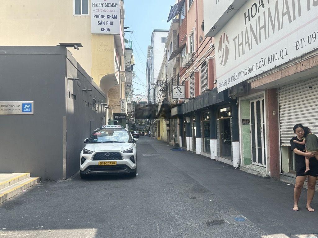 Bán nhà HXH đỗ cửa Trần Hưng Đạo Q1. DT 31m2, 2 tầng, nhỉnh 8 tỷ