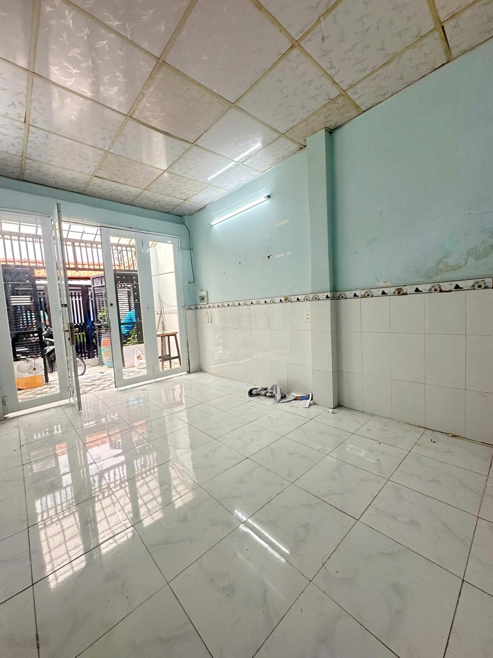 Chính chủ bán nhà hẻm thoáng Phú Thuận 52m2. Quận 7