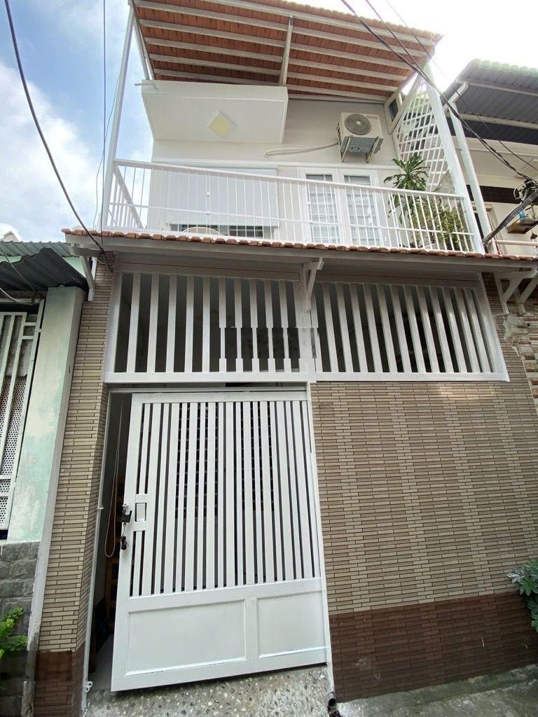 Cách cầu phú xuân 100m, 2pn - giá 3,4t - q7