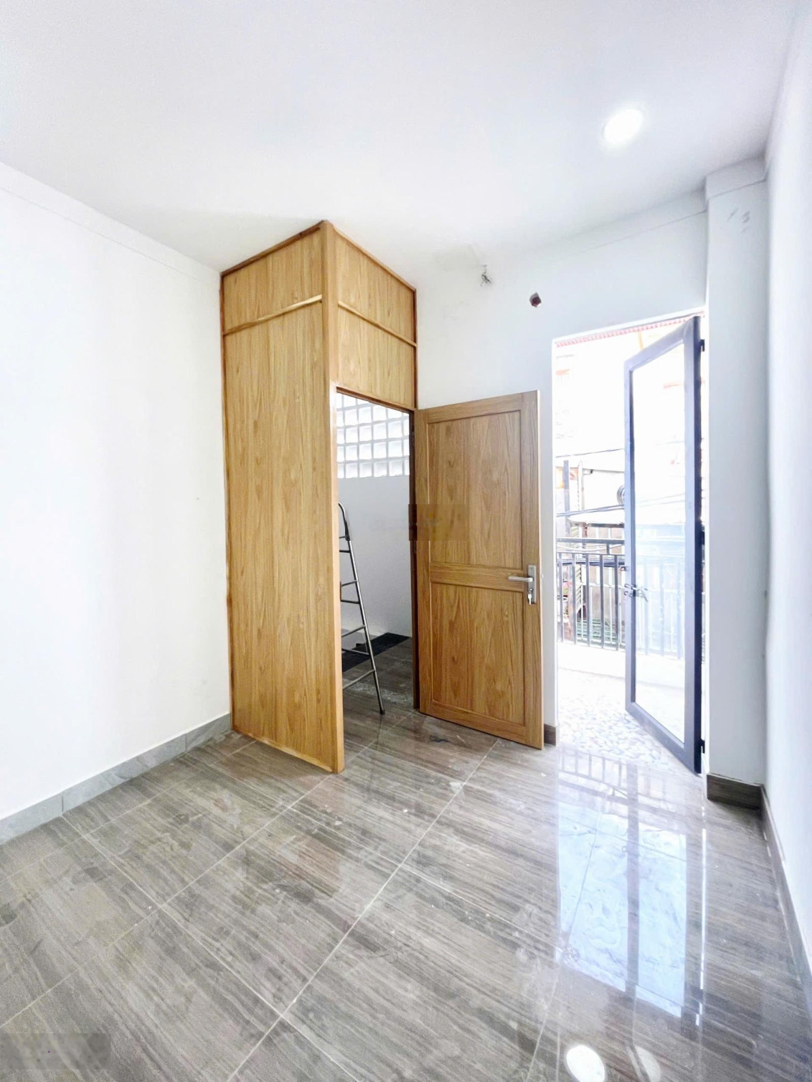 Nhà hẻm 1/ ngắn Nguyễn Thị Kiểu Quận 12, nhà 1 trệt 1 lầu có 2PN (DT: 5x5m). Giá 1tỷ298tr còn bớt