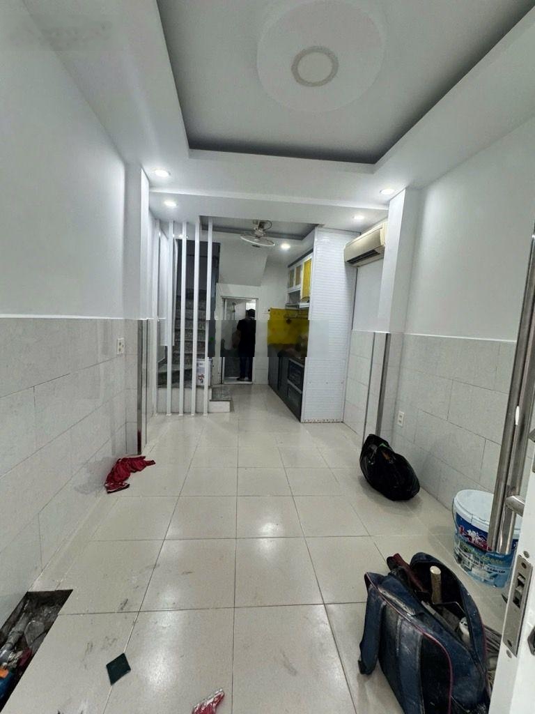 Nhà 4 tầng trung tâm quận 10 - đường sư vạn hạnh hẻm 4m thông 4.7 tỷ kết cấu: 1 trệt, 2 l