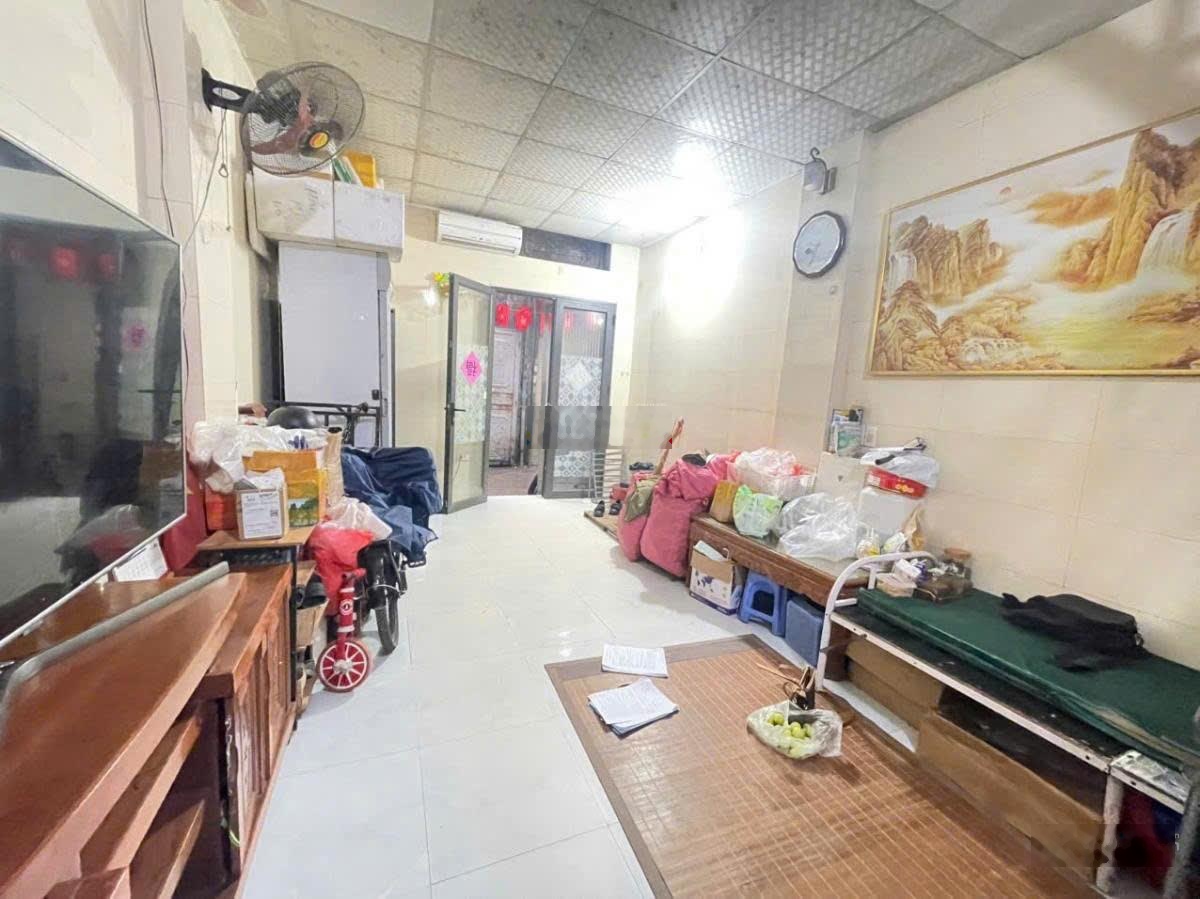 NHÀ NGÕ 192 Lê Trọng Tấn - Định Công 31m 2 tầng chỉ 2,4 tỷ