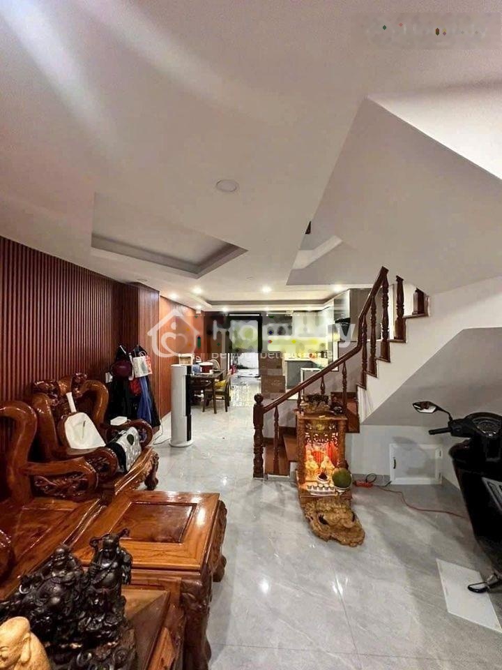 Cần tiền trả nợ bán nhà 1t1l đ.Minh Phụng-q6,dt 60m2-giá 1,3 tỷ-shr-cách chợ 40m tiện