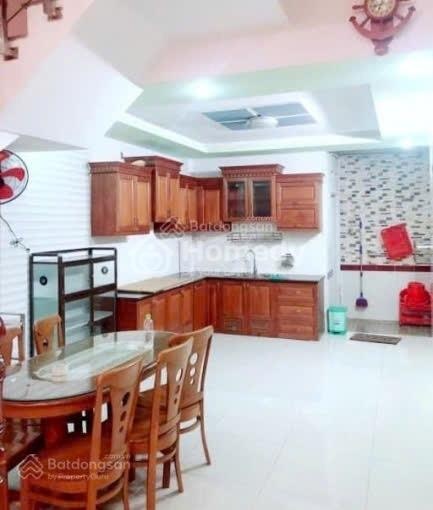 Vỡ Nợ Bán gấp nhà DT 60m2/ 900 Triệu Đường Bông Sao Q. 8 gần chợ - SHR LH: 0776775324 a vũ