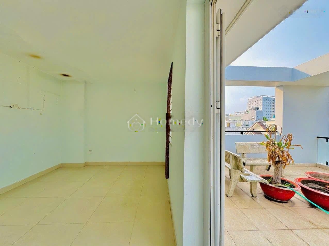 Bán gấp nhà 2 lầu (4,5x24m) gần chợ An Dương Vương. Giá 1,2 tỷ LH:0776775324 a Vũ để đi coi nhà