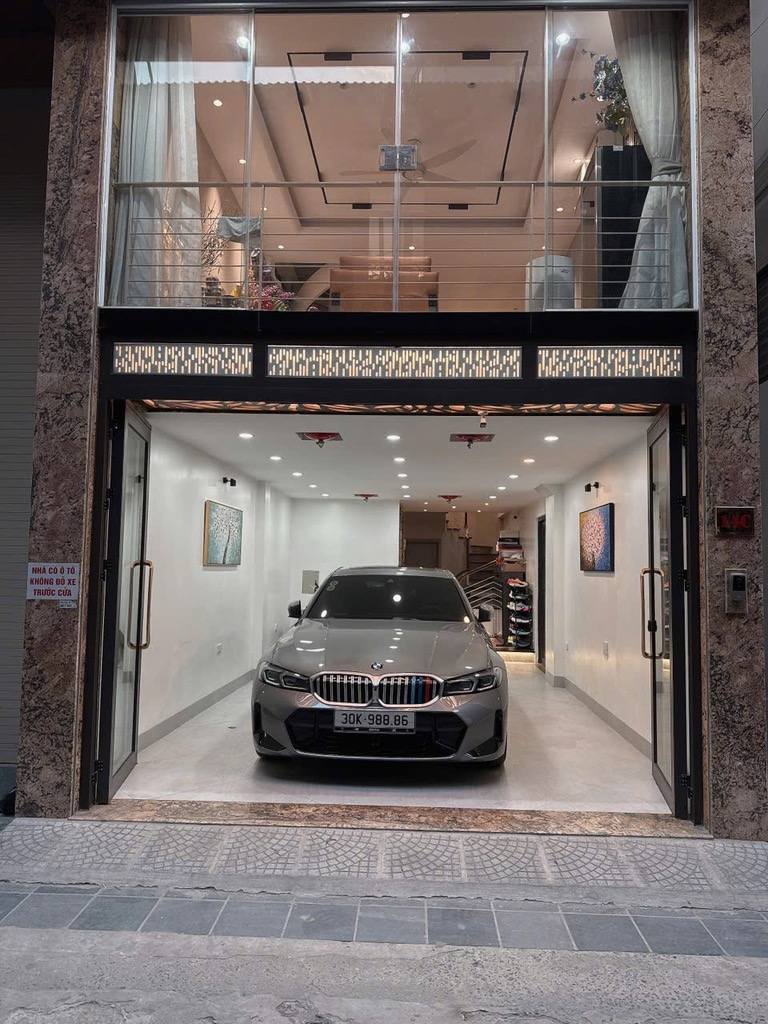 Bán nhà Hoàng Cầu, Đống Đa, 50m2, lô góc, ô tô đỗ vào nhà, nhỉnh 16 tỷ