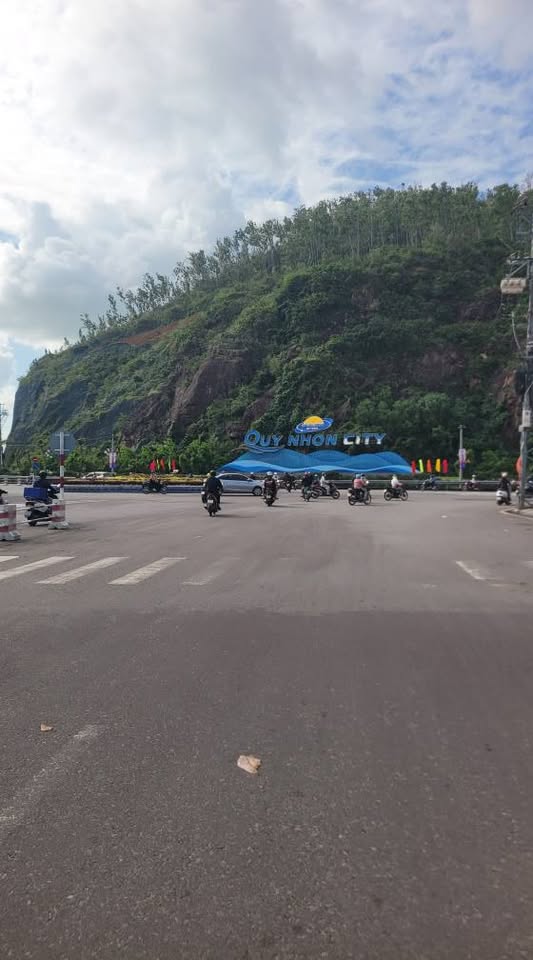 Bán đất 2 mặt tiền tái định cư Viện Sốt Rét, phường Nhơn Phú, Quy Nhơn, giá 2.25 tỷ