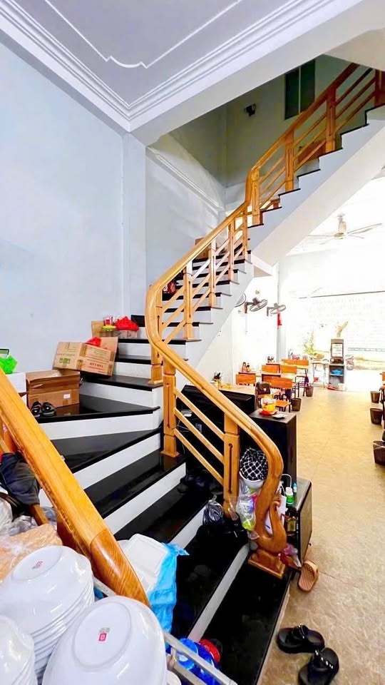 Bán nhà 3 tầng trung tâm phường Ba Đình, thành phố Thanh Hóa cũ, giá 5.6 tỷ