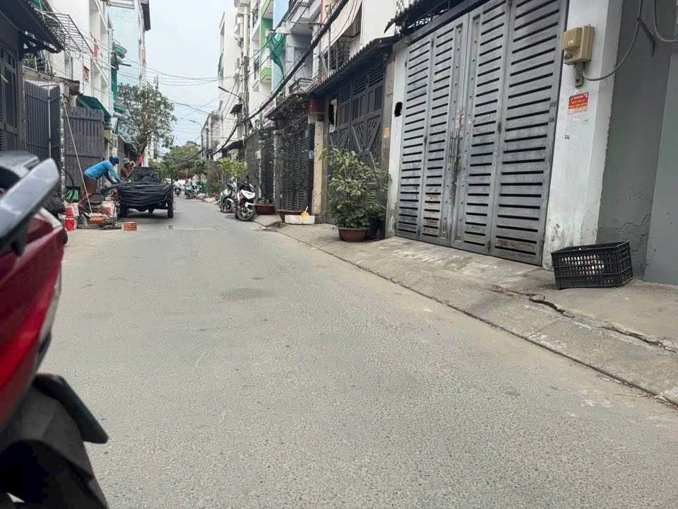 Bán nhà đẹp hẻm nhựa ô tô 6m, khu phân lô, gần công viên Làng Hoa, Gò Vấp