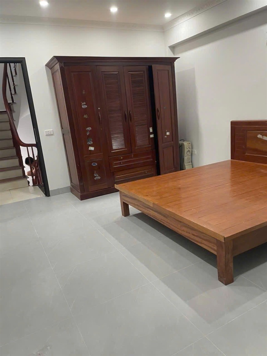 Cho thuê nhà 5 tầng, 3 ngủ, gần ngõ 159 Vĩnh Hưng, Hoàng Mai