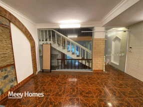 Cho thuê nhà 4 tầng, 8 phòng ngủ mặt đường Nguyễn Khắc Hiếu, quận Ba Đình