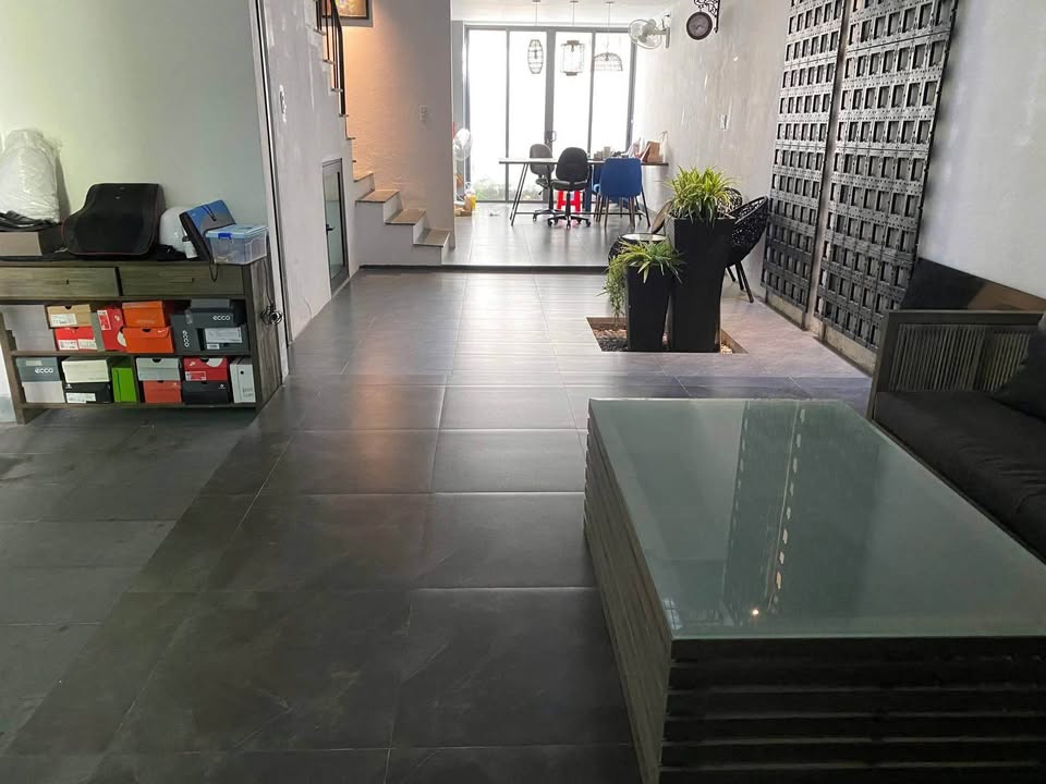 Cho thuê nhà 2 tầng mặt tiền Hoà Xuân, gần Nguyễn Phước Lan, giá 17 triệu/tháng