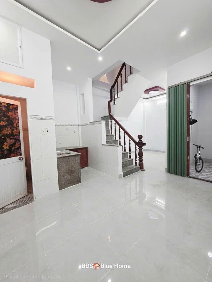 Bán nhà hẻm sau căn mặt tiền phường Nguyễn Văn Cừ, Quy Nhơn, 40m2, 2 mê, giá nhỉnh 2 tỷ