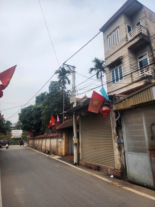 Bán đất 67m² sẵn nhà 3 tầng mặt kinh doanh ngày đêm, đường thông các ngả tại Đan Phượng