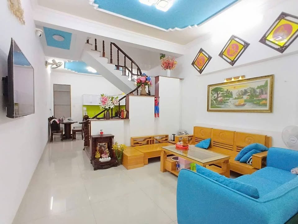 Bán nhà 1 trệt 2 lầu, giá 9.3 tỷ tại khu đô thị Chí Linh, Vũng Tàu