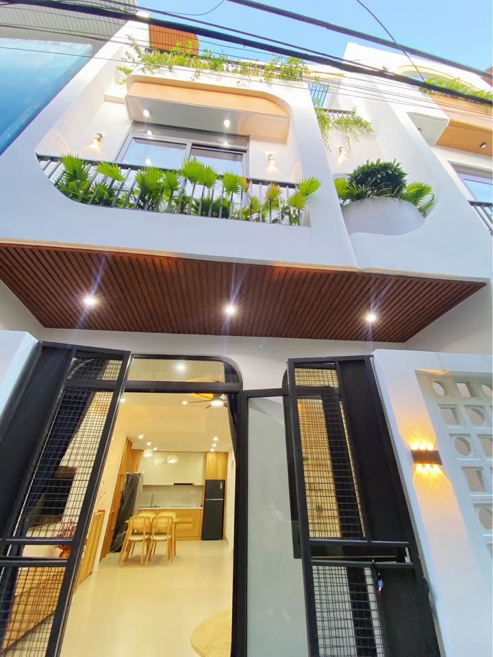 Bán nhà 3 tầng xây mới 100% siêu đẹp ngay trung tâm Thanh Khê, Đà Nẵng, giá 4.95 tỷ