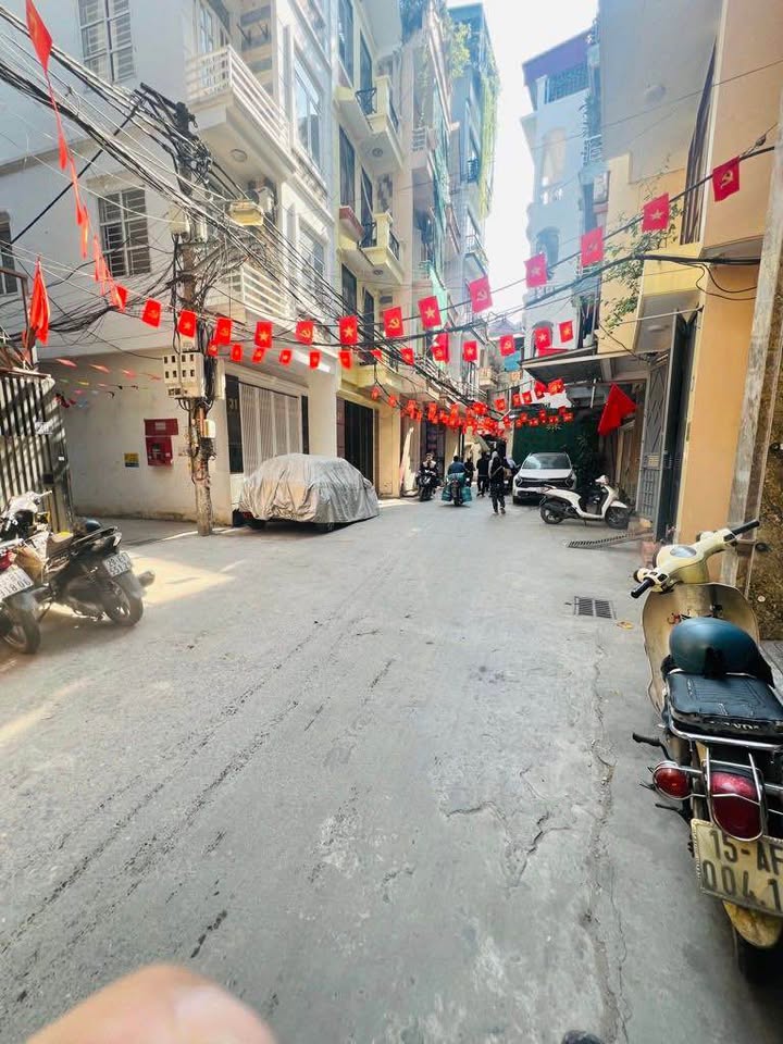 Chính chủ cần bán nhà trung tâm Thanh Xuân, Hà Nội, 33m2 x 6 tầng, mặt tiền 6.3m, giá chỉ 7.85 tỷ