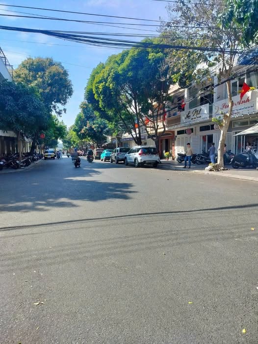 Bán nhà mặt tiền đường Trần Cao Vân, khu Đại An, Phường 9, thành phố Vũng Tàu cũ, giá 8.5 tỷ