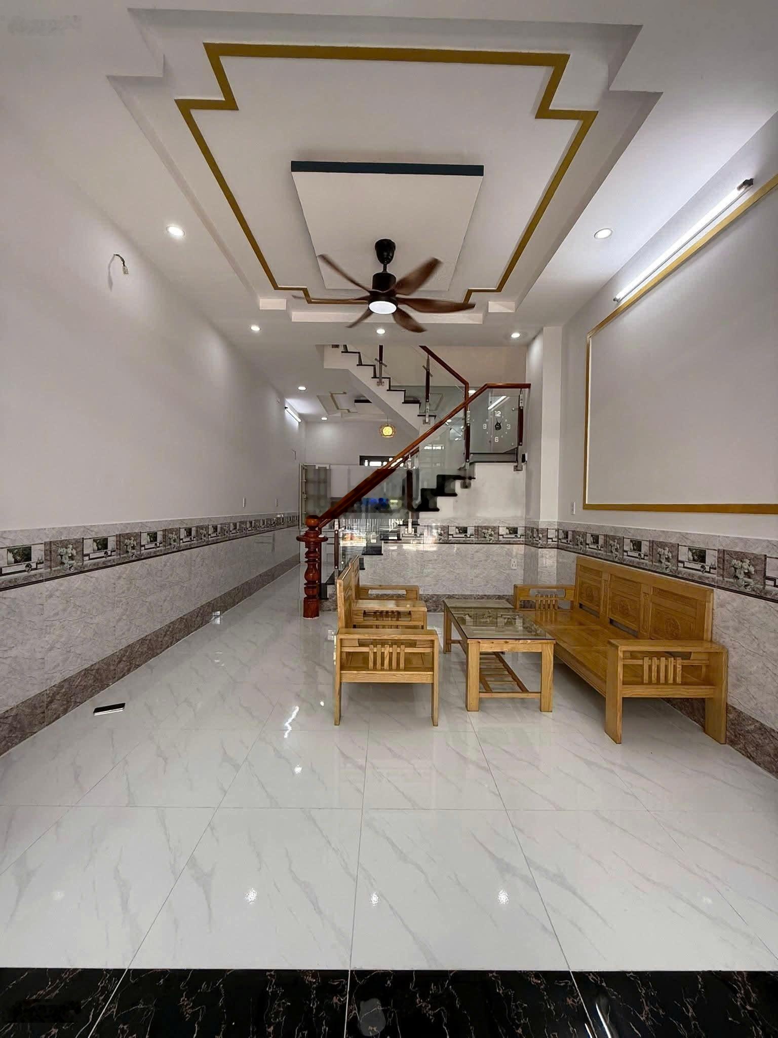 Chủ ngộp bán nhanh căn nhà 1 trệt 1 lầu xã Phước Hiệp, Củ Chi. Diện tích 123m2. SHR giá 1 tỷ