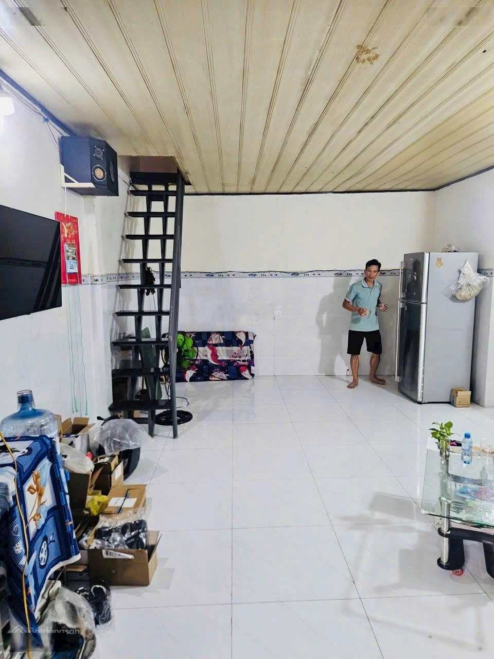 Hàng hót nhà nở hậu tài lộc sau lưng co.opmart quang trung p.11 637/ quang trung dtsd 83m cn 41,3