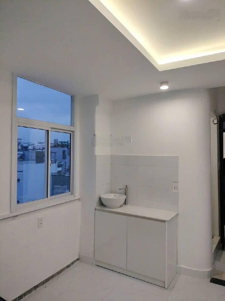 BÁN NHÀ PHỐ QUẬN 1 - CHDV 8PN- DÒNG TIỀN 35Tr- BTCT 5 tầng (1 trệt, 1 lửng, 4 lầu) chỉ 8,6ty