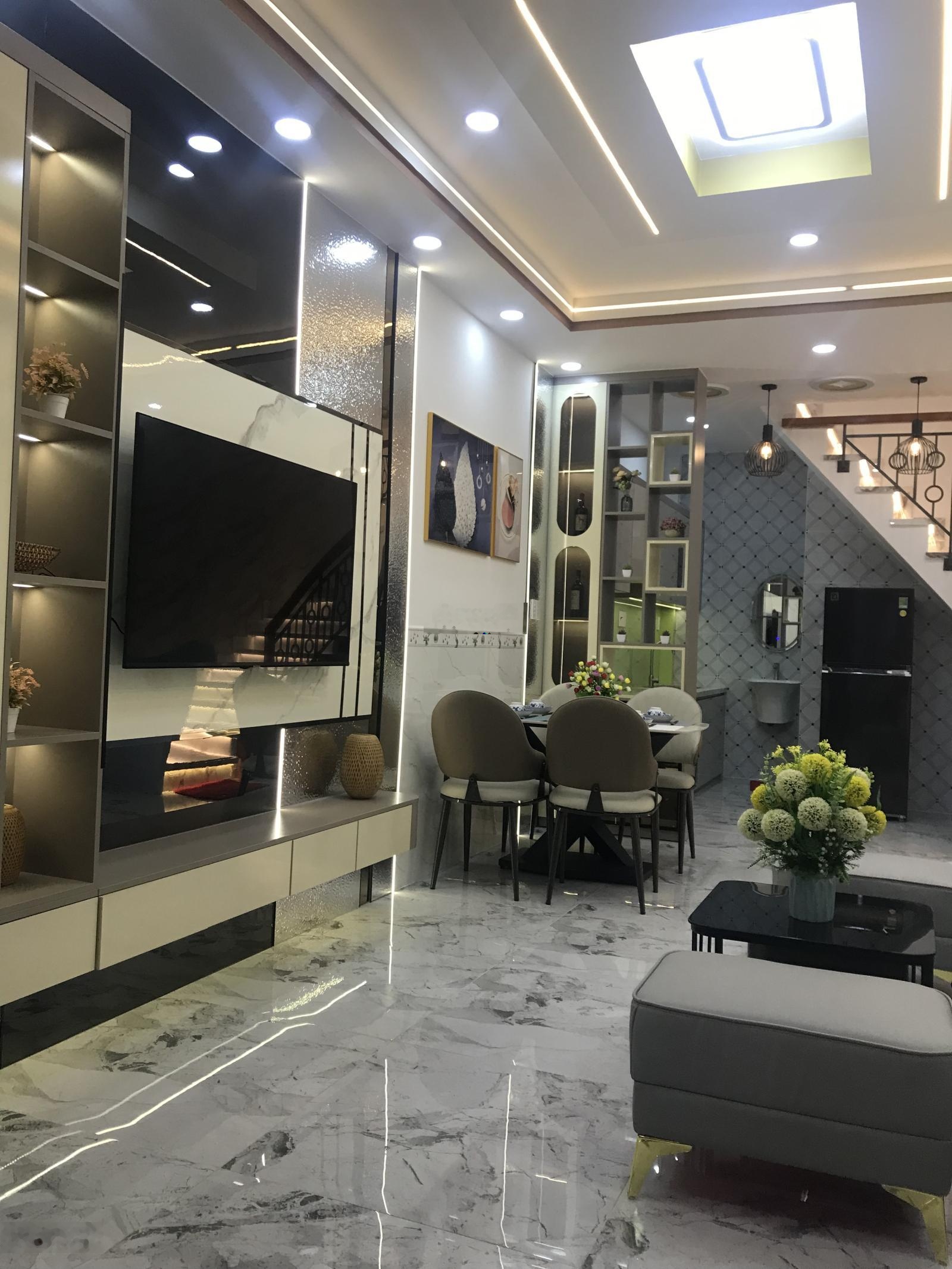 NHÀ ĐẸP MỚI VỀ VỊ TRÍ CỰC ĐẸP - XE HƠI ĐỖ CỬA. Đối diện trường mầm non Sóc Nâu Tiện ích đ