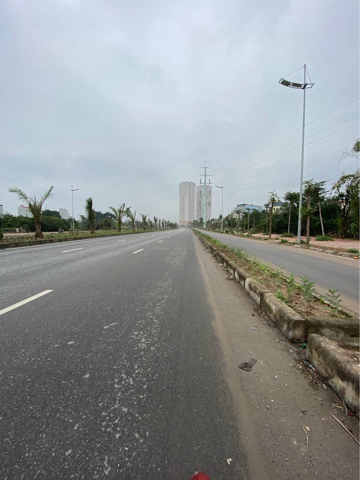 Bán nhà Di Trạch, 40m2, sát Vành Đai 3.5 và Trịnh Văn Bô, gần Đại học Công nghiệp