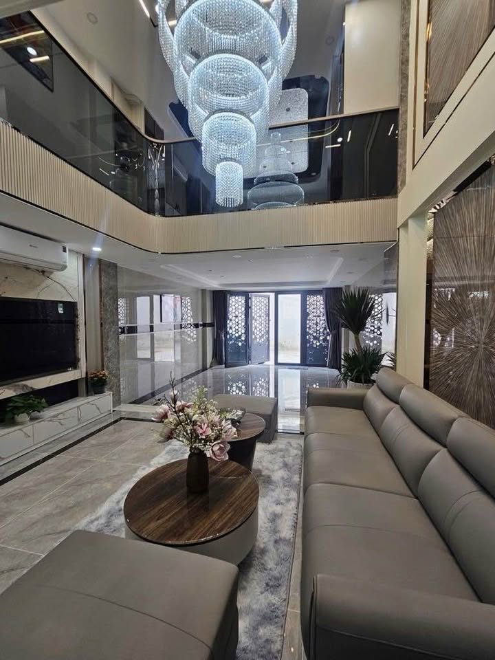 Bán nhà tại Thống Nhất, phường 11, Gò Vấp, nội thất cao cấp, xách vali vào ở, hẻm xe hơi vào nhà