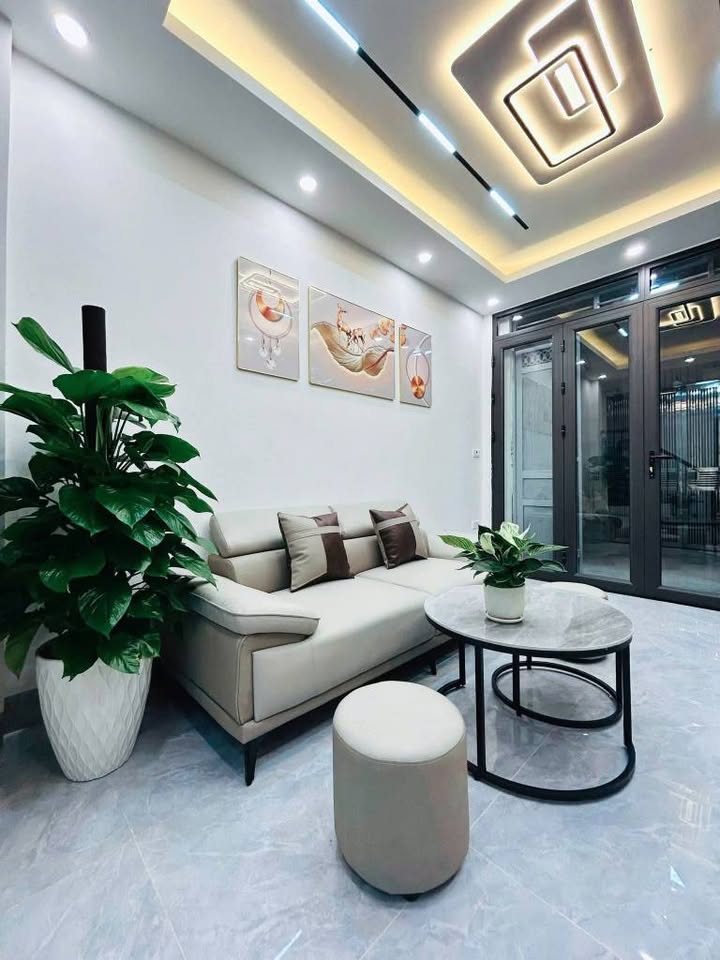 Bán nhà mới đẹp Đội Cấn, 39m2 x 5 tầng, giá 8.7 tỷ