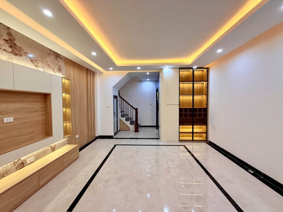 Bán nhà 6 tầng xây mới, có thang máy phố Trương Định, Hoàng Mai, Hà Nội