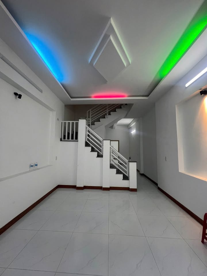 Bán căn nhà khu dân cư Hòn Sện, gần biển Nha Trang