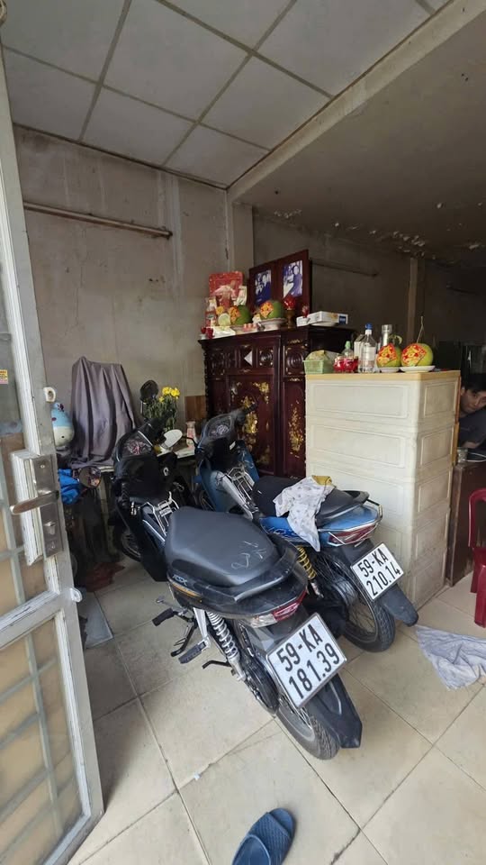 Bán nhà Hương lộ 2, thông Đình Nghi Xuân, cách ngã tư Bốn Xã 500m, giá 3.95 tỷ