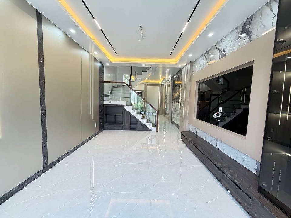 Bán nhà chính chủ 54m2 x 4 tầng hiện đại, mặt ngõ 4m ô tô đỗ cửa tại Đằng Hải, gần chợ Lũng Đông