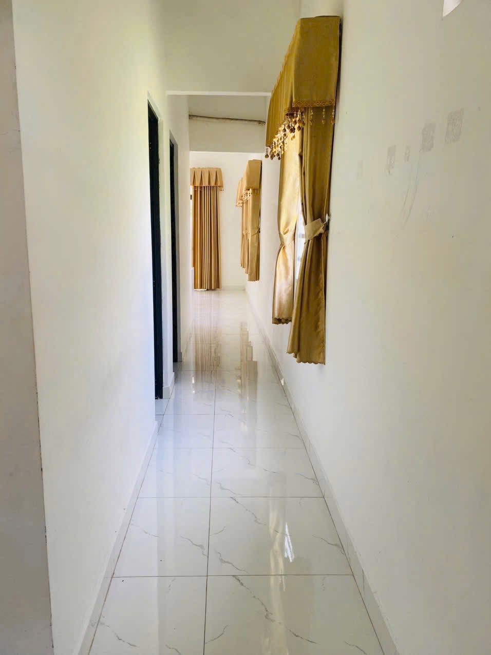 Nhà 102m² Bến Tre, đường xe hơi, giá chỉ 950 triệu