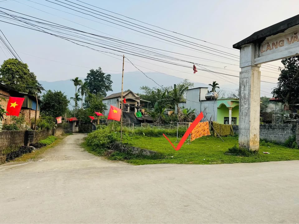 Bán lô đất full thổ cư nằm ngay ngã tư đường chính thuộc xã Kim Bôi, Hòa Bình cũ