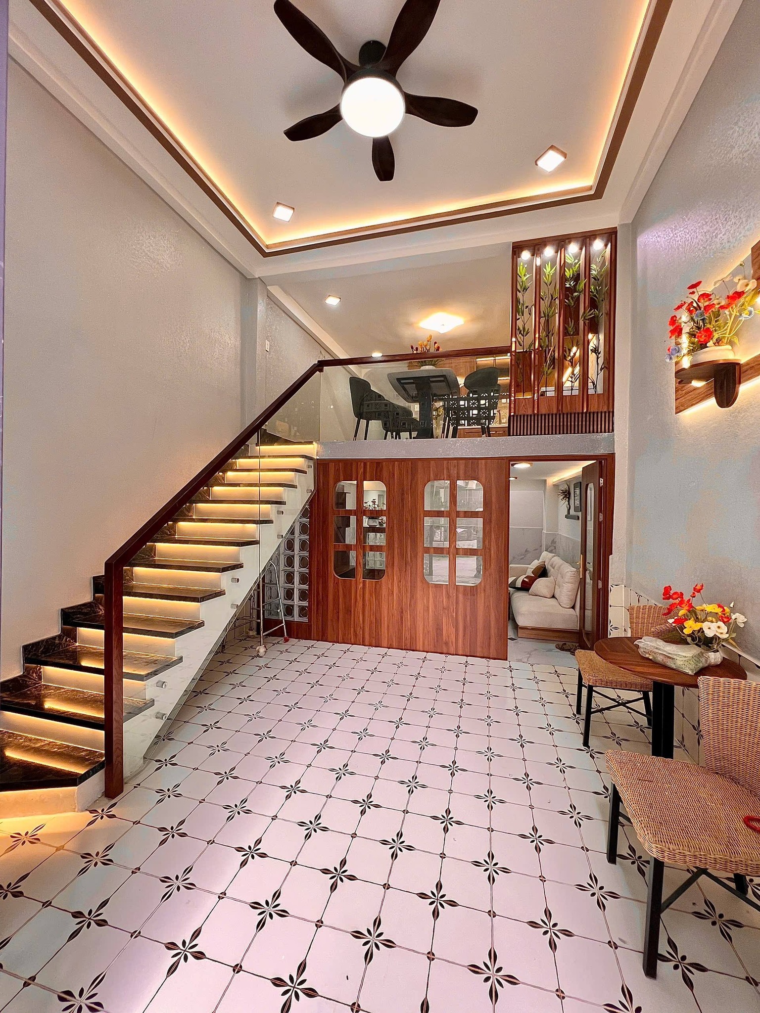 Bán nhà mới full nội thất, ngay Hậu Giang, giáp Quận 11, giá 6,8 tỷ