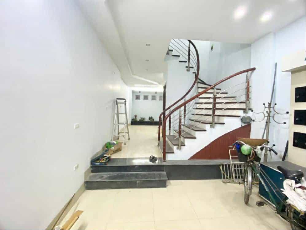 Bán nhà phân lô bàn cờ Văn Quán, Hà Đông, 36m², 5 tầng, ô tô tải tránh đỗ ngày đêm, chỉ 13.5 tỷ, kinh doanh đỉnh