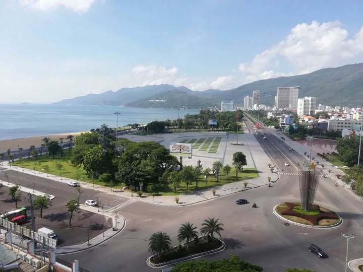 Bán nhà mặt tiền Nguyễn Nhạc, trung tâm Quy Nhơn, giá 11 tỷ