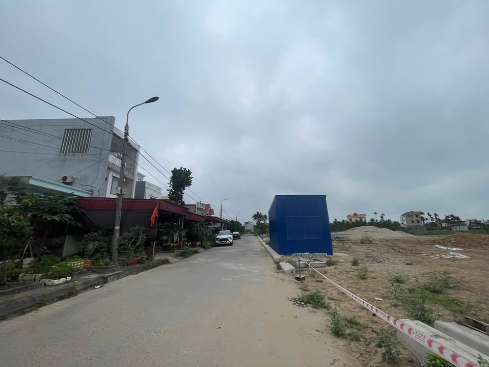 Chính chủ gửi bán nhà 3 tầng tái định cư Hòa Nghĩa, view công viên cực thoáng