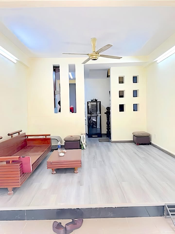 Bán nhà Lê Đức Thọ, 70m2, 2 tầng, hẻm xe hơi 5m, chỉ 6.2 tỷ