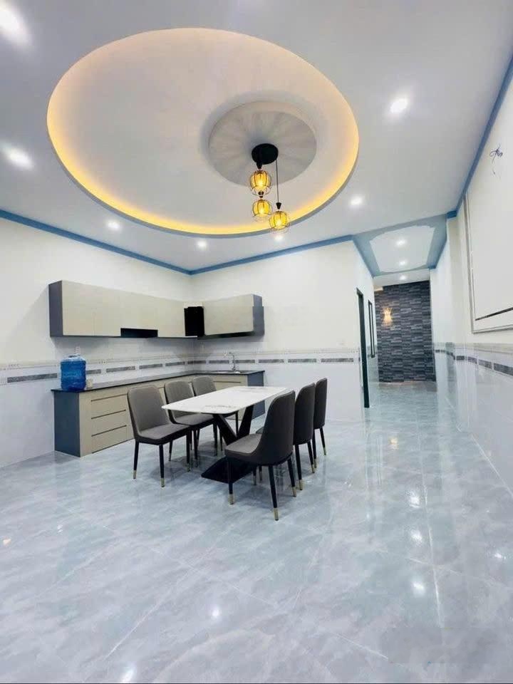 Bán nhà 1L - 2PN ngay chợ Bà Hom 30m2 thổ cư 100%. - có sổ (công chứng ngay). Giá: 1,75 tỷ/TL